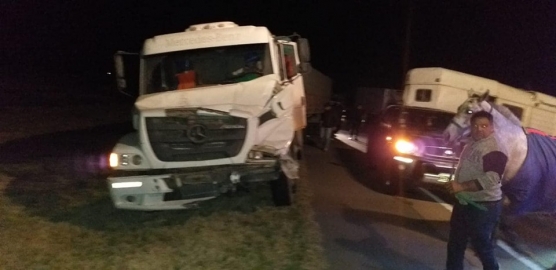 Tortugas: accidente entre dos camiones donde uno trasladaba equinos