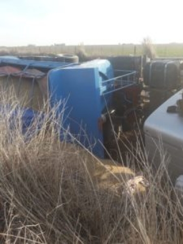 Gral Roca: volcó un camión en zona rural