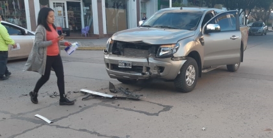 Marcos Juárez: fuerte accidente en la esquina de 1º y 25 de Mayo