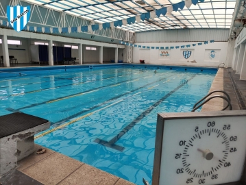 Nueva iluminación y cambiador para el natatorio del Club San Martín