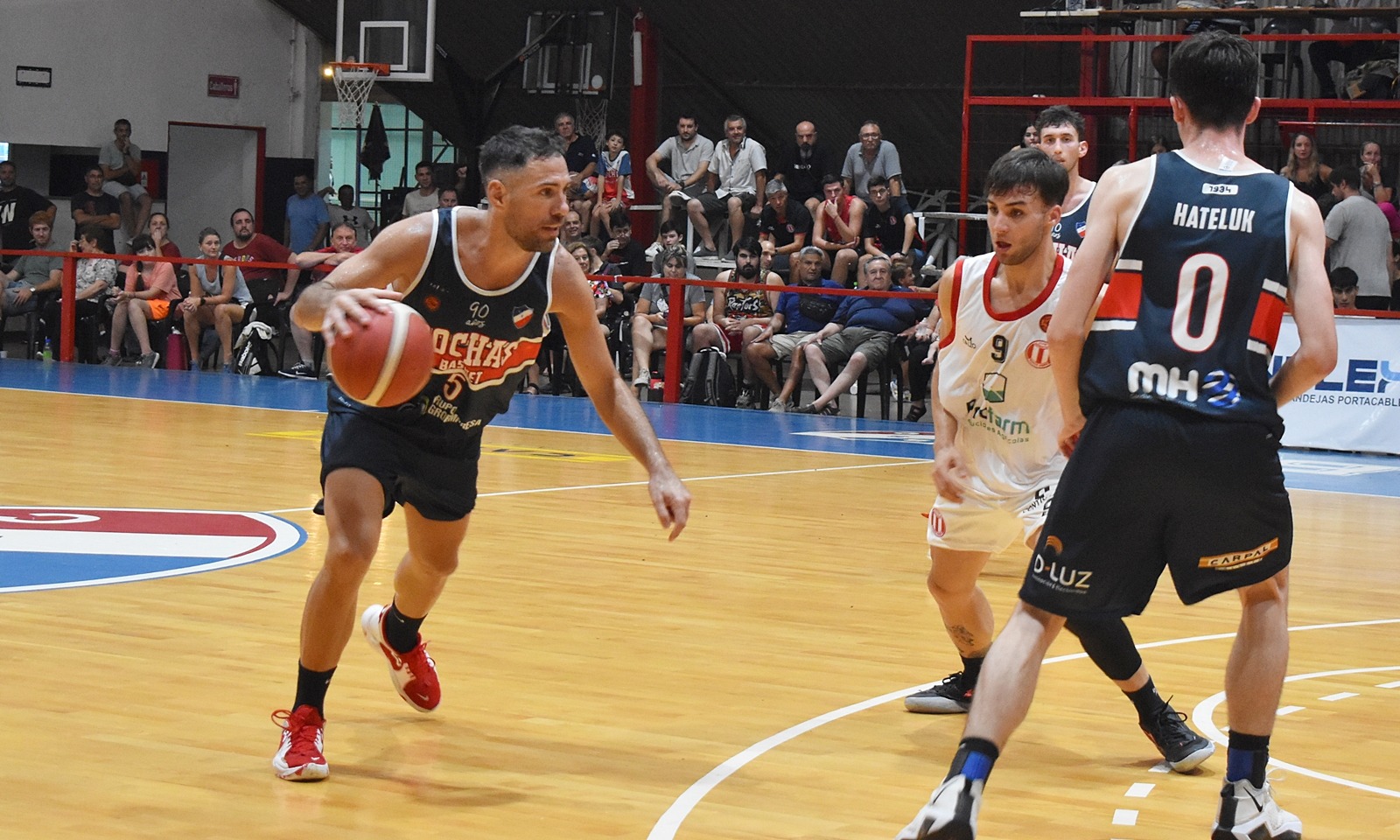Bochas cerró sobre el final un duro partido ante Argentino en Caroya
