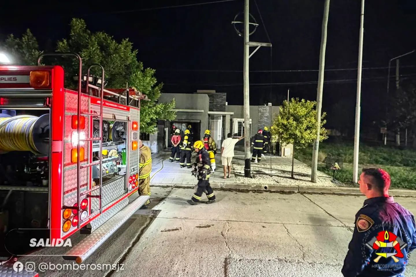El fuego sobre una heladera provocó la salida de Bomberos a las 5.45 horas en una vivienda de Lardizábal y Champagnat