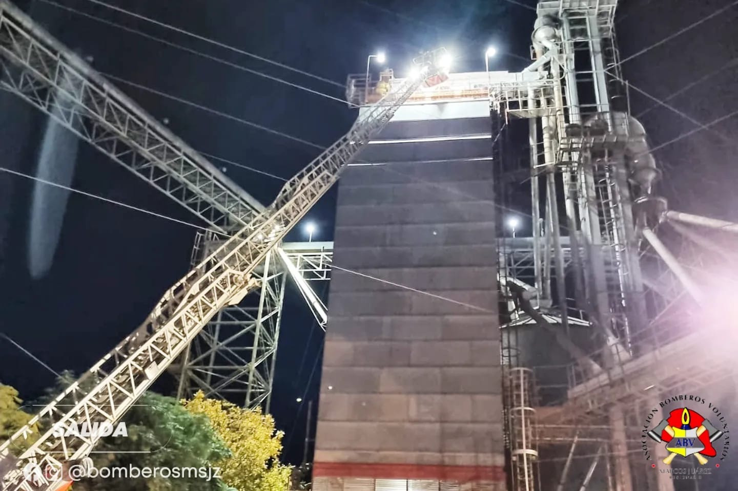 Incendio a la medianoche en la secadora de cereal de la Gpaz sobre ruta 9