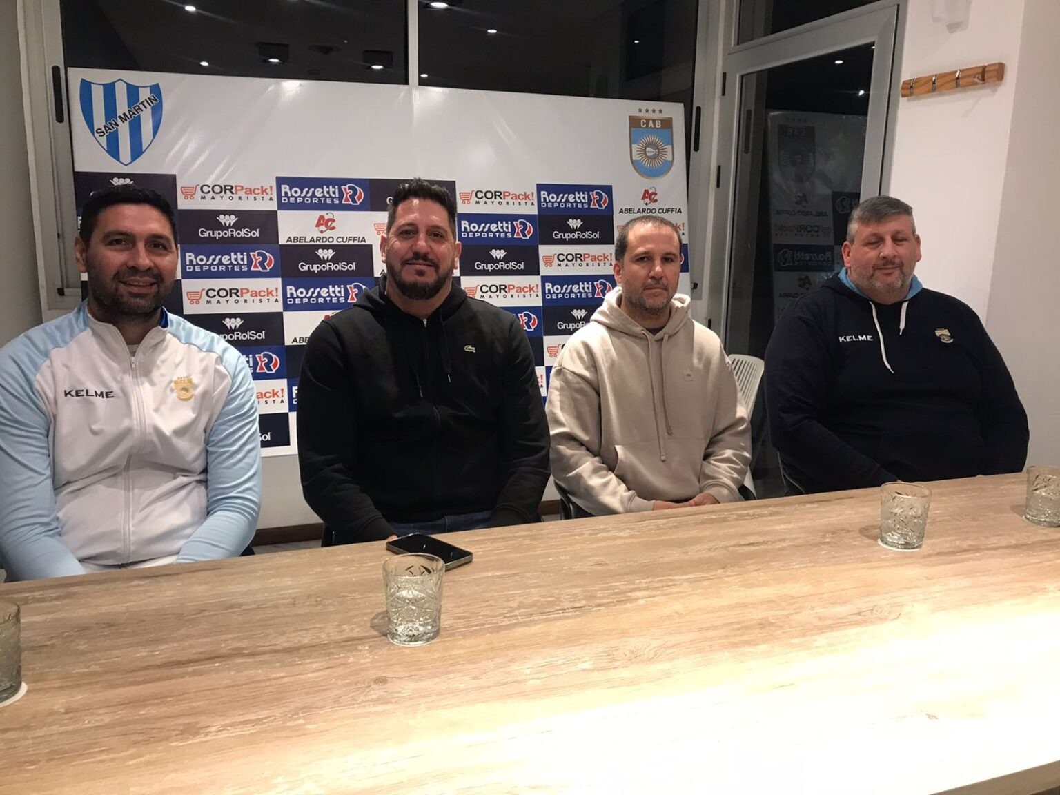 Leo Gutiérrez entrena en Marcos Juárez a selección argentina U 16 que se prepara para la Americup