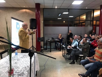 Empleado de la Estancia de Ayerza sorprendió a Esteban Domina en la presentación del libro