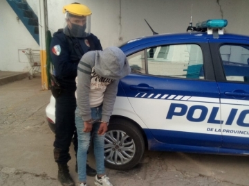 Allanamiento con secuestro de 2 motos y aprehensión de 2 jóvenes.