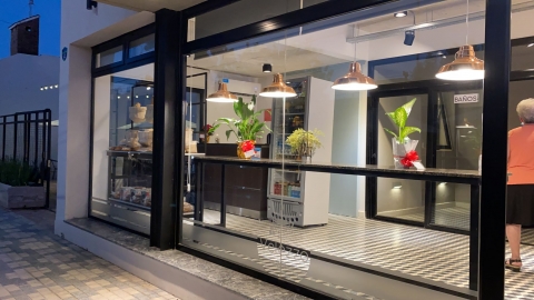 Velezzo Café abre sus puertas en la esquina de Agusti Comunicación