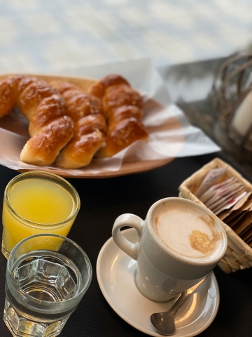 Velezzo Café abre sus puertas en la esquina de Agusti Comunicación