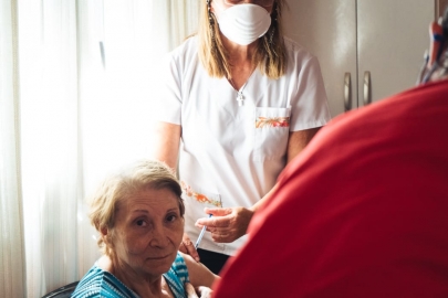 Se colocaron 57 dosis en los geriátricos de Armstrong
