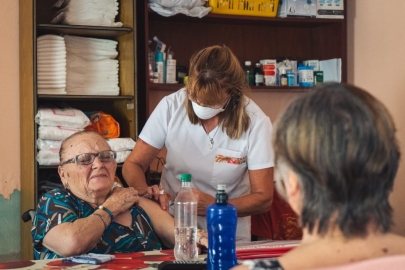 Se colocaron 57 dosis en los geriátricos de Armstrong