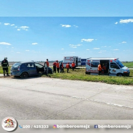 Vuelco de un automóvil en autopista kilómetro 426