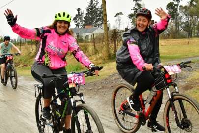 Bajo la lluvia, más de 200 pedalistas participaron del Gran Ciclo de Turismo de la Amistad