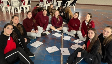 Alumnos de FASTA e IMI realizan jornada de voluntarios con Hogar de Niños desde el Corazón