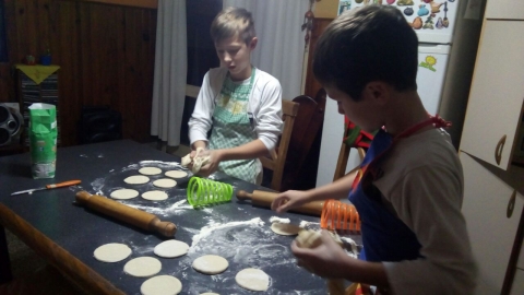 Envianos tu foto, video o mensaje de audio a nuestras líneas