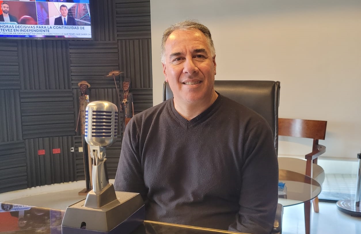 "Hemos activado operativos especiales, utilizando maquinaria pesada en diversos sectores para asegurar la circulación segura en nuestras calles," señaló Jorge Dantonio