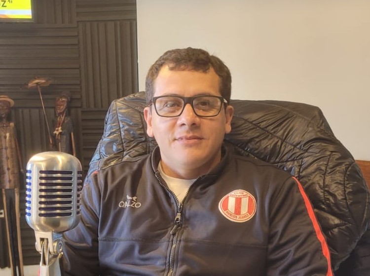 Marcos González: "El mayor desafío es enseñar a los estudiantes a perseverar, especialmente cuando se encuentran con dificultades"