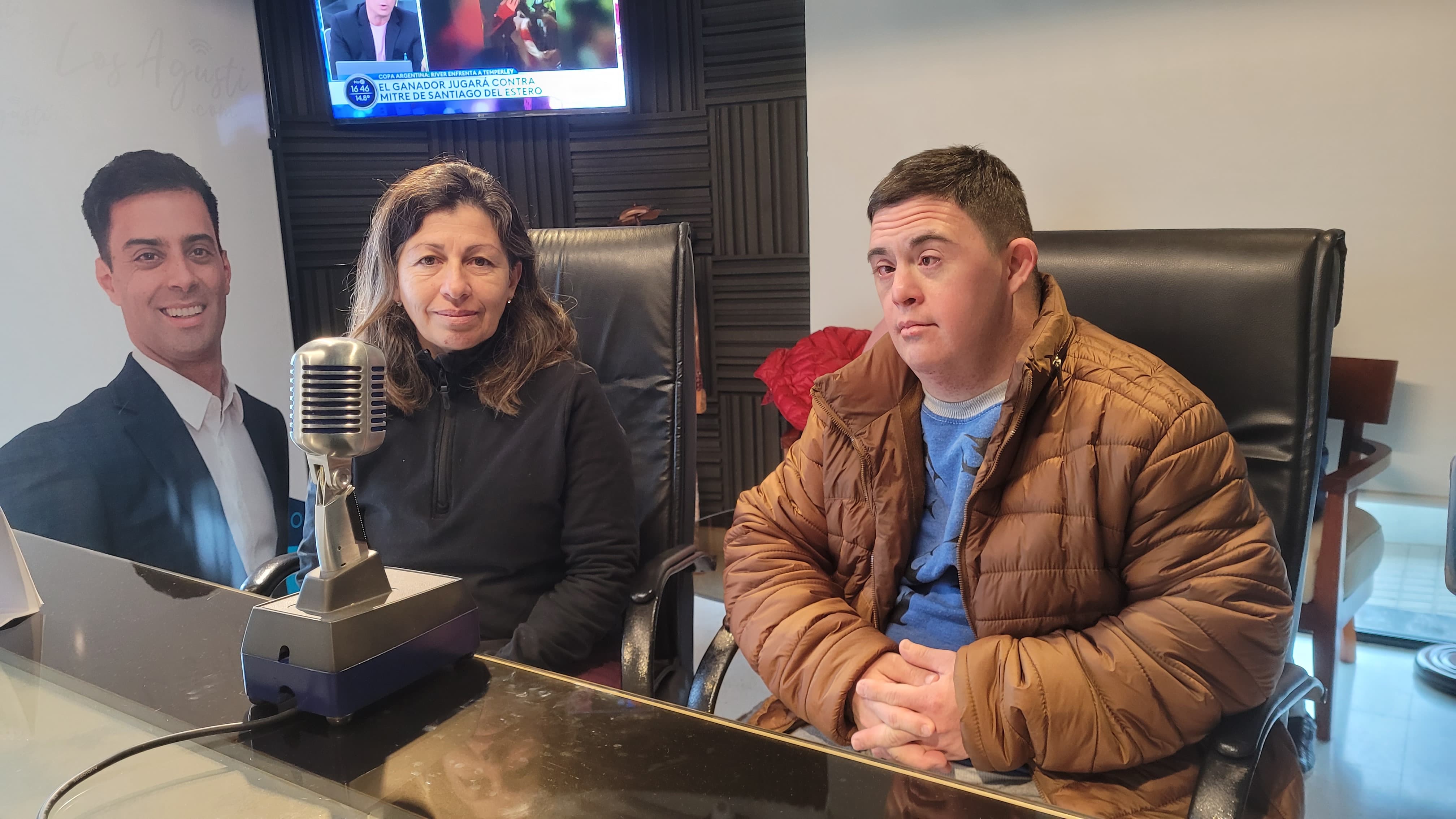 "Hacemos masitas, pizzas, bolsas y después me voy al gimnasio" cuenta Joaquín Fernández