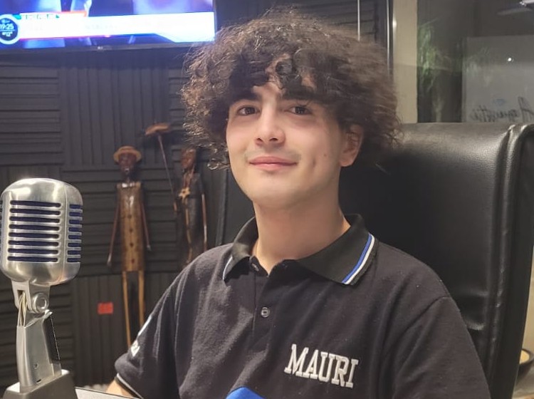 Promedio perfecto de 10: "Principalmente es prestar atención en clase"dice Mauricio Sánchez