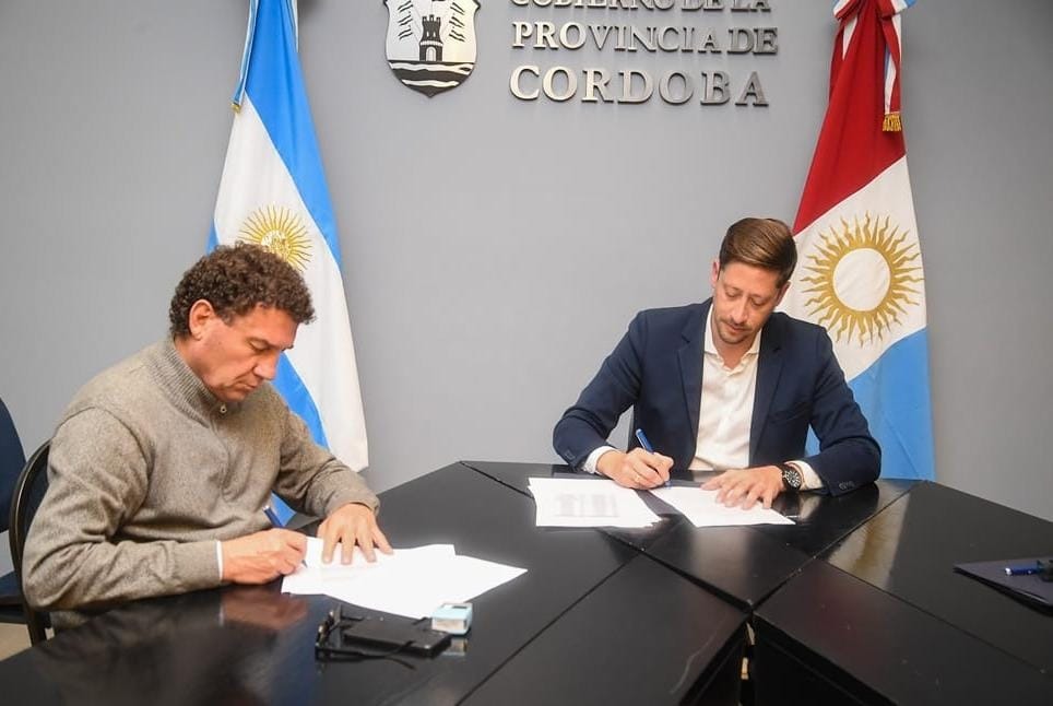 La provincial y los docentes sellaron el nuevo acuerdo salarial por 6 meses