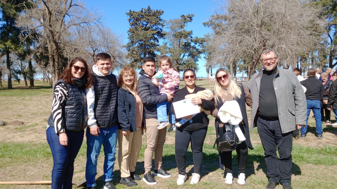 "Programa Plantando Vida - Nace un niño, nace un árbol" se transforma en una política de Estado