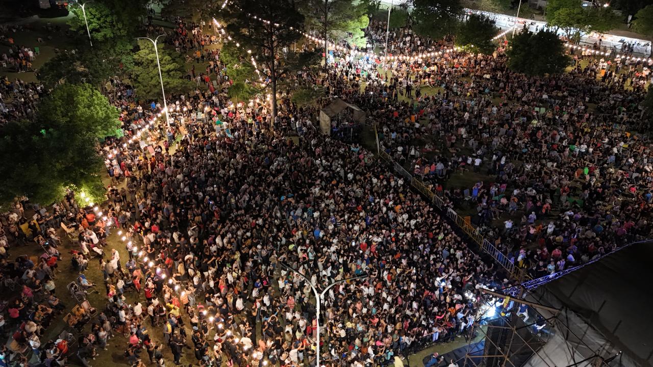 Fiesta multitudinaria del 137° aniversario de Marcos Juárez en el parque Lago Henry Dellarossa
