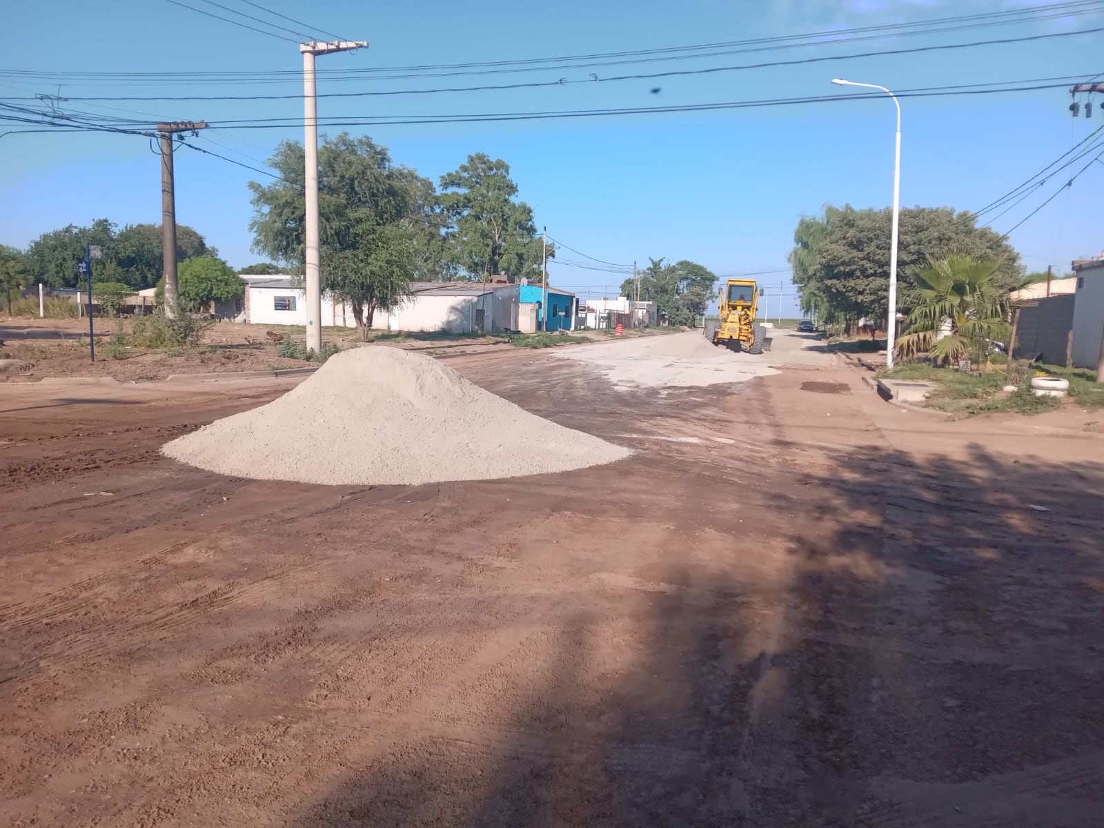 Avanzan los trabajos de bacheo, ripio y mantenimiento en Marcos Juárez