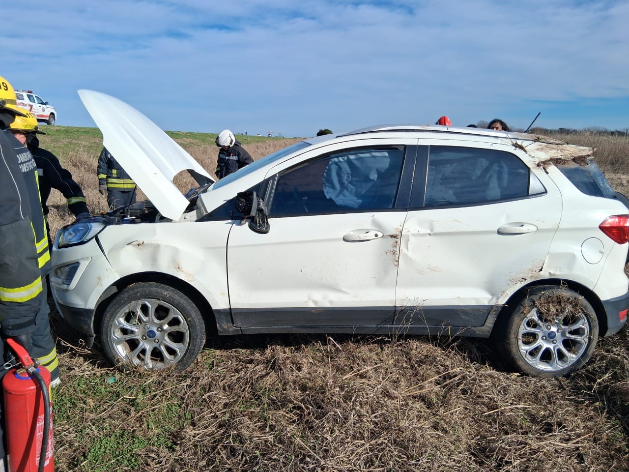 Un nuevo vuelco en el km 378 de la autopista Córdoba-Rosario: una zona de frecuentes siniestros