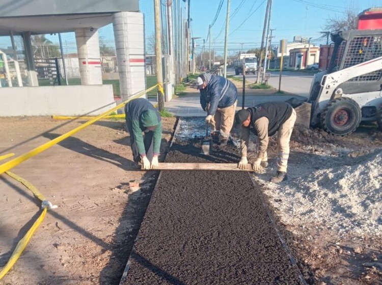 Nuevas veredas, alumbrado y arreglos de calles en Marcos Juárez