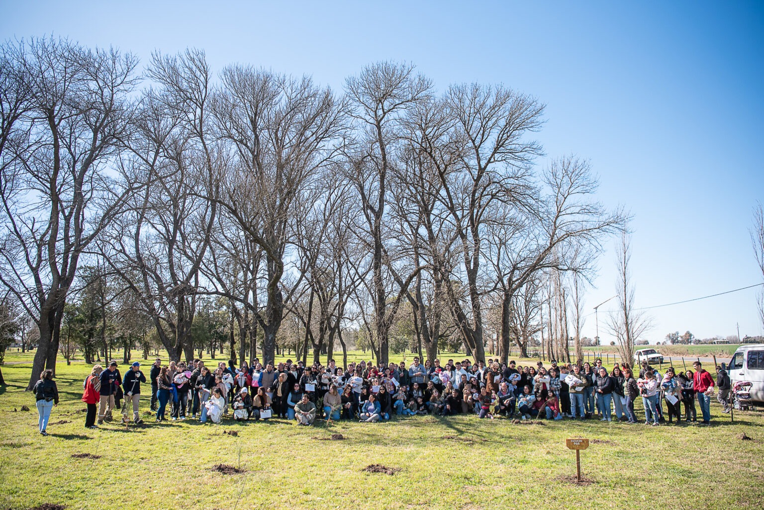 Plantando vida: "Nace un niño, florece un árbol en Marcos Juárez”
