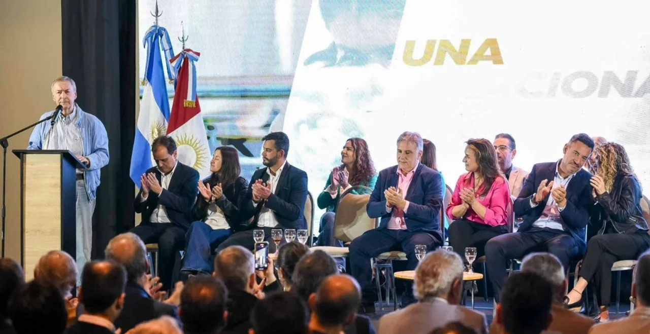 Juan Schiaretti: "El equilibrio a los hachazos no se sostiene en el tiempo"