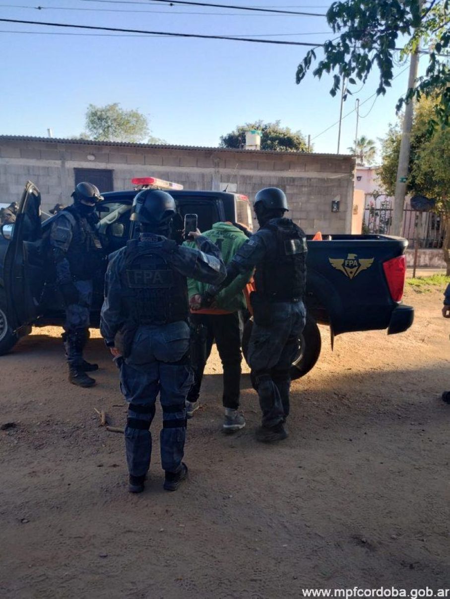 Desmantelan red de narcomenudeo "delivery" en Noetinger: Dos detenidos con antecedentes