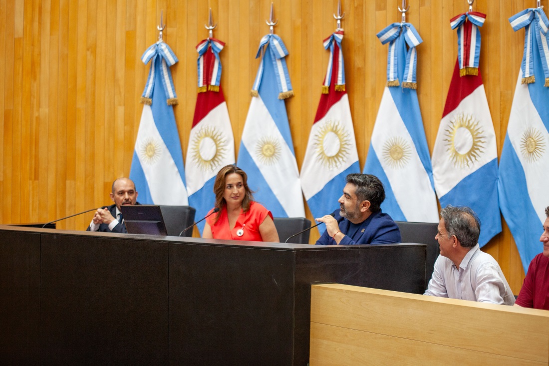 Prunotto a universitarios: “La política realmente cambia la vida de la gente”