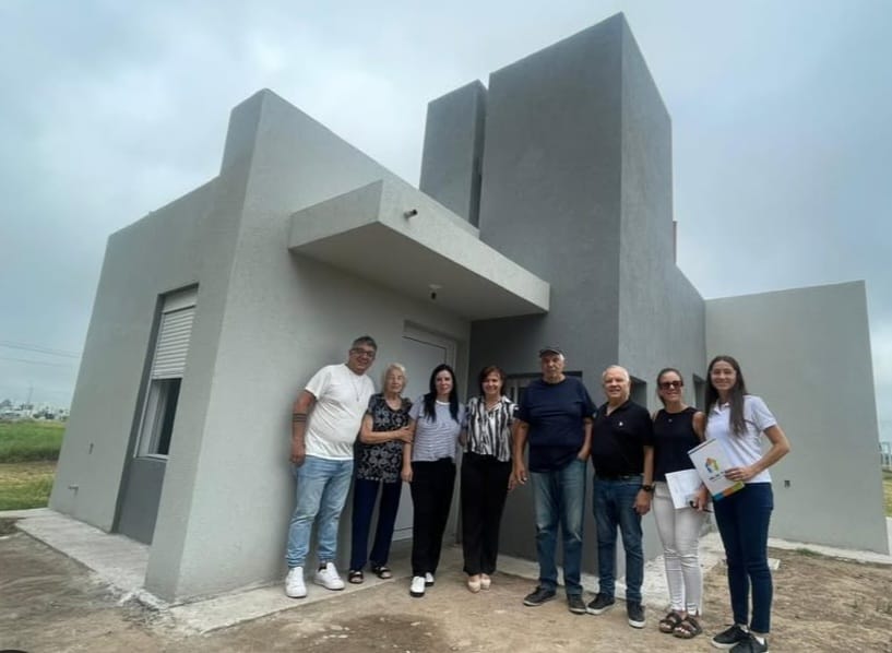 Lorena Del Greco accedió a su casa del PROMUVI en el barrio Las Lomas