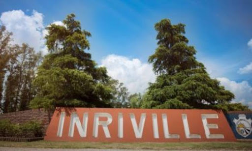 Sábado de accidentes en Inriville: dos jóvenes protagonizaron vuelcos y despistes con pocas horas de diferencia