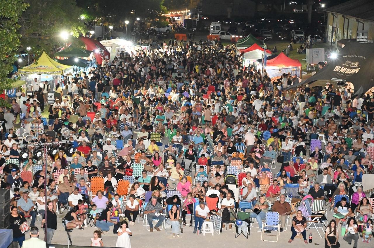 Marcos Juárez celebró la diversidad cultural con una multitudinaria Fiesta de las Colectividades