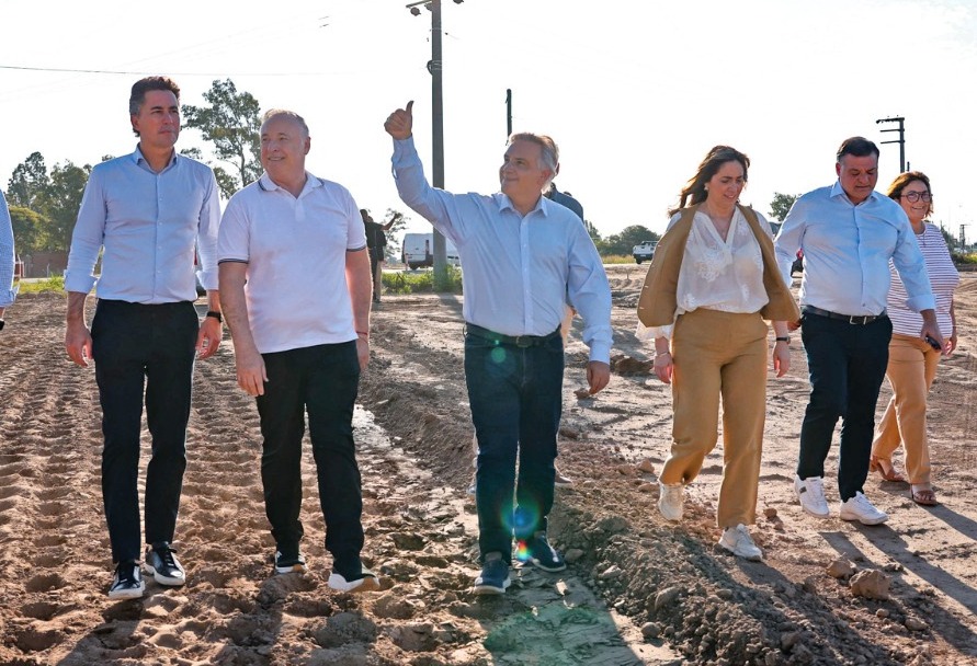 Villa María: Llaryora recorrió la obra de la Circunvalación, que alcanza un avance del 95%