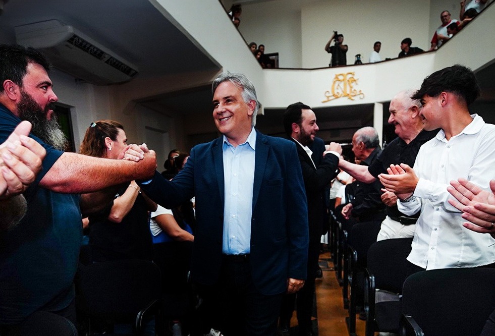 Llaryora anuncia importante inversión en General Roca en obra pública y apoyo a las instituciones