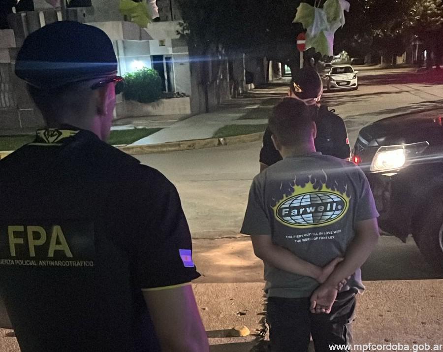 La FPA detuvo a un sujeto cerca de Plaza Sarmiento y secuestró marihuana