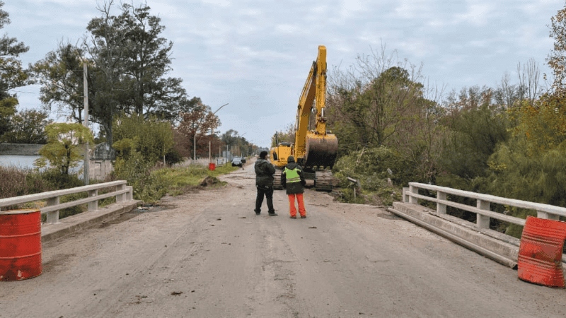 Avanzan las obras en el puente de la ex ruta 9 sobre el rio Carcarañá y estiman reabrirlo en un mes