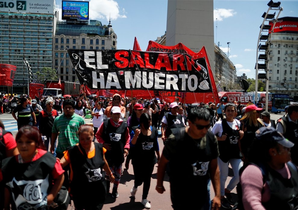 Cuando la esperanza se desgasta y la calle recupera la palabra
