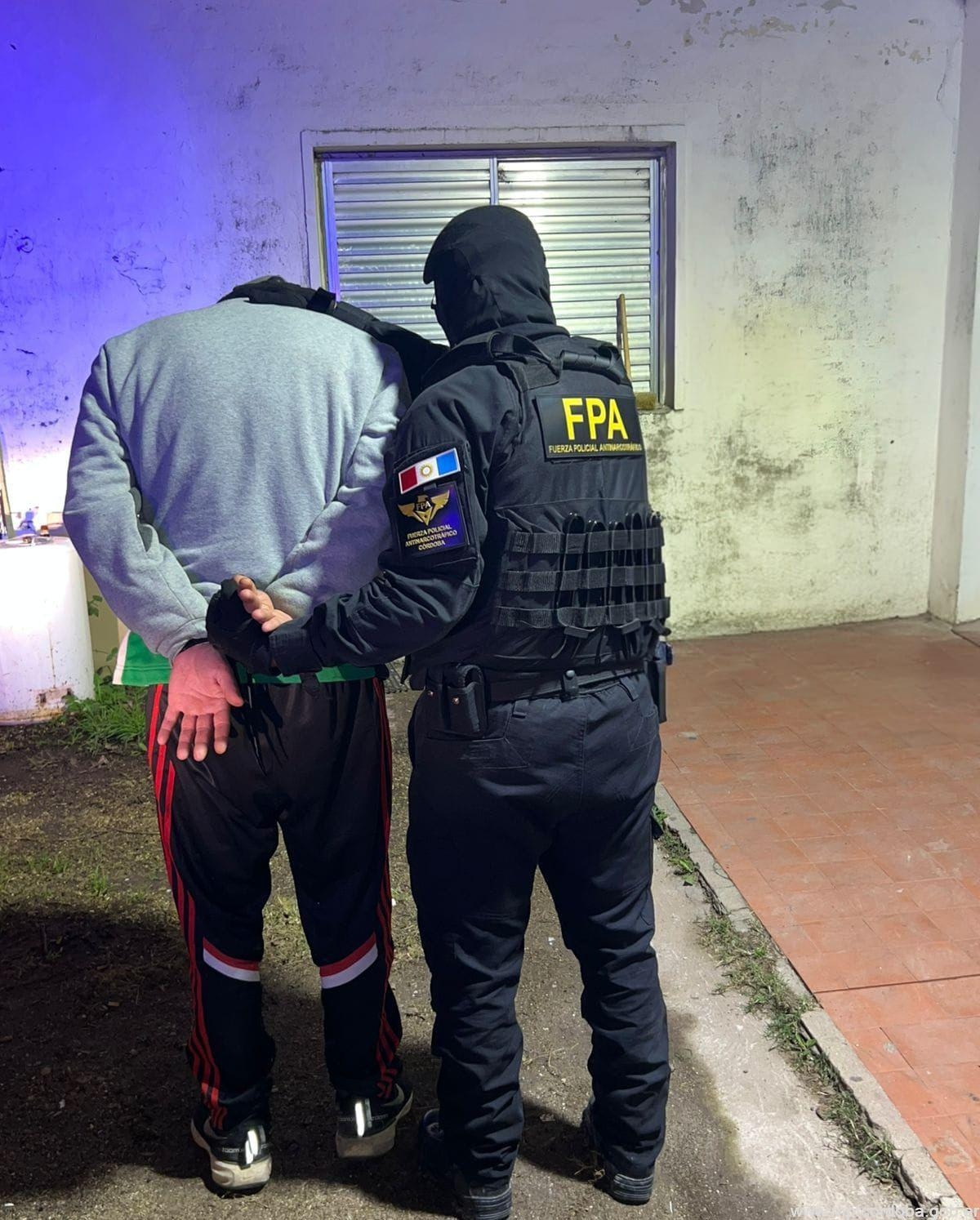 Corral de Bustos: detienen a un hombre con cocaína en plena calle Lavalle