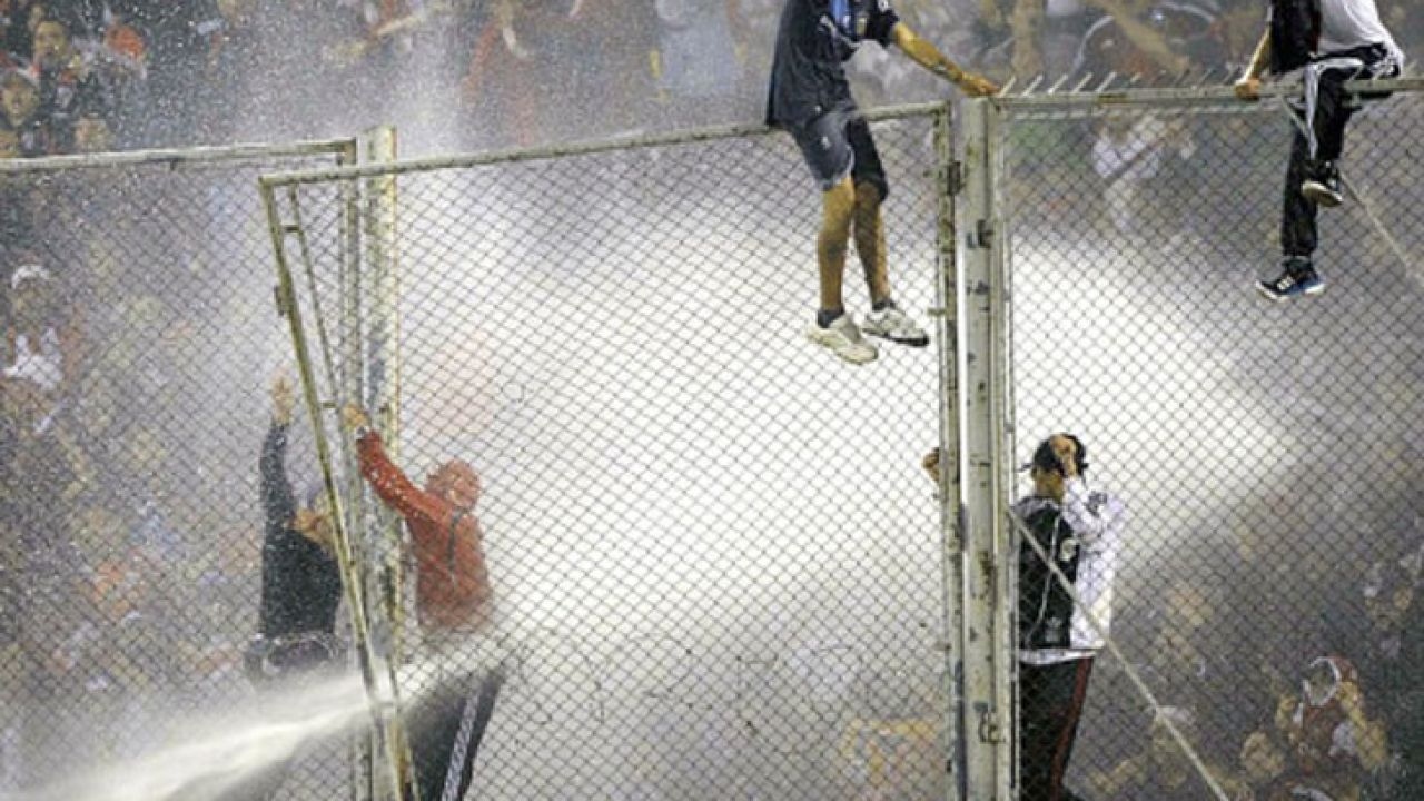 Editorial: Violencia en las canchas, una problemática que exige respuestas