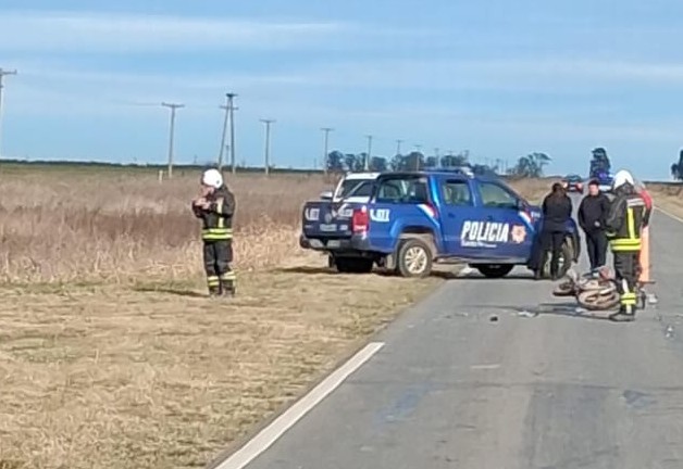 Tragedia en Armstrong: motociclista falleció tras impactar contra un tractor en la Ruta Provincial 15