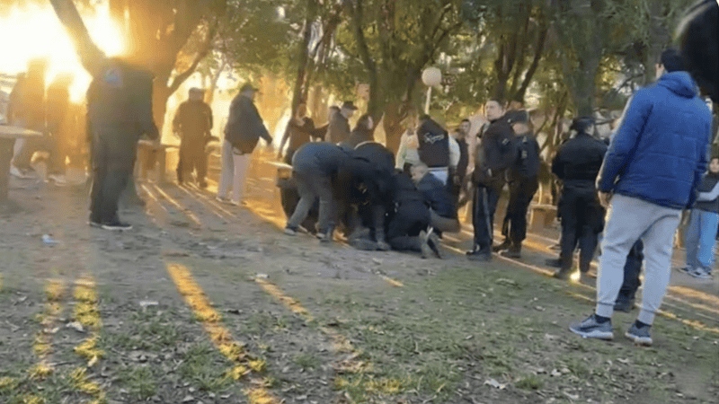Tragedia en Carcarañá: un policía lucha por su vida y crece la preocupación por la violencia en el fútbol del interior