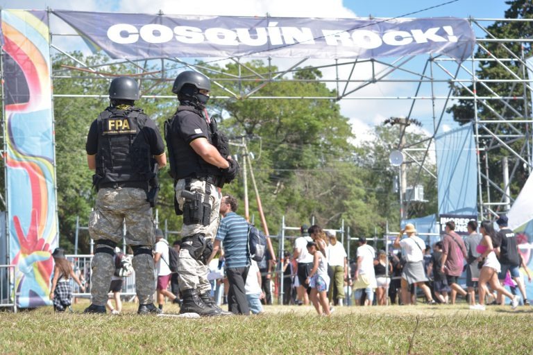 FPA detuvo a cuatro sujetos y realizó 105 procedimientos con secuestro de estupefacientes en el Cosquín Rock