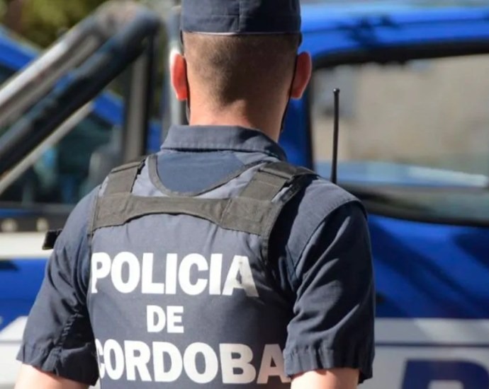 Un hombre ingresó a una vivienda, provocó una pelea, causó daños a los muebles y finalmente fue detenido