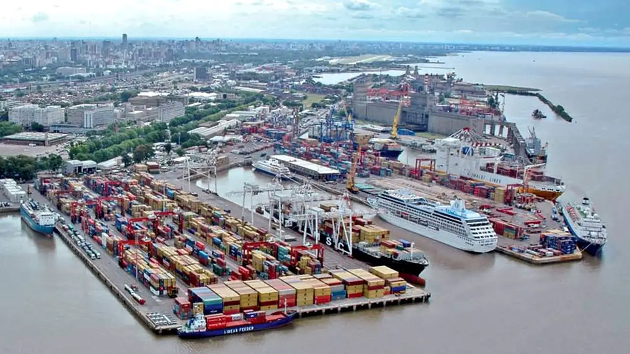  El boom de importaciones arrasa con la industria: más de 400 mil empleos en riesgo