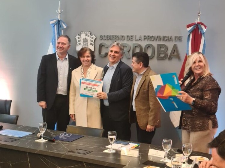 Marcos Juárez fue reconocido por su Programa de Alfabetización y recibió un aporte provincial de $9 millones