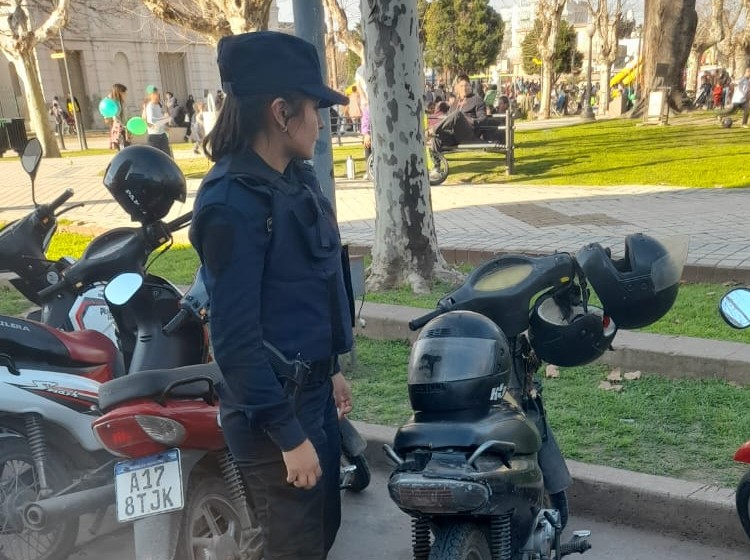Una motocicleta circulaba sin dominio y ante el control policial se constató que tenía pedido de secuestro en Villa María