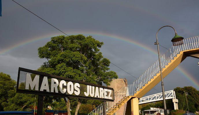Sujetos desconocidos durante la madrugada, incendian una motocicleta en Marcos Juárez